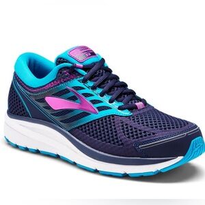 Brooks Addiction 13 Women’s running sneakers. Size 6.5 medium B. ****SOLD****